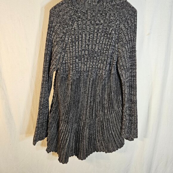 Apt 9 Black & Gray Cardigan Sweater -- ITEM #2235 - Picture 4 of 4